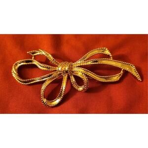 Trifari Gold Tone Bow Ribbon Brooch Pin 4" Vintage 70's